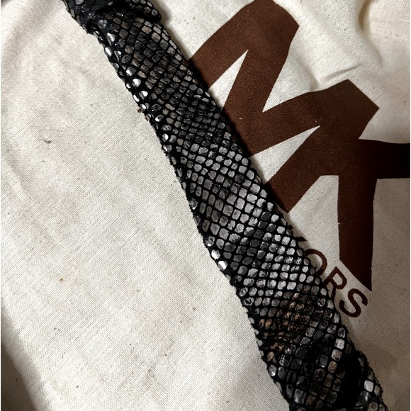 MICHAEL KORS RARE VINTAGE METALLIC PYTHON ID CHAIN SHOULDER BAG - Picture 10 of 15